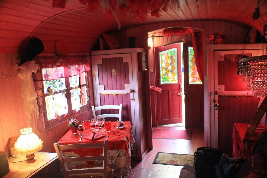 La Roulotte De Lola - Chambre D'Hotes La Celle  Exteriér fotografie