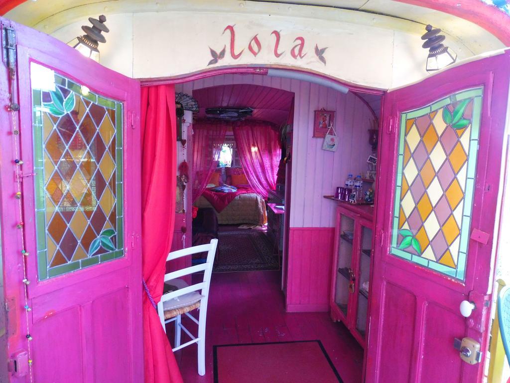 La Roulotte De Lola - Chambre D'Hotes La Celle  Exteriér fotografie