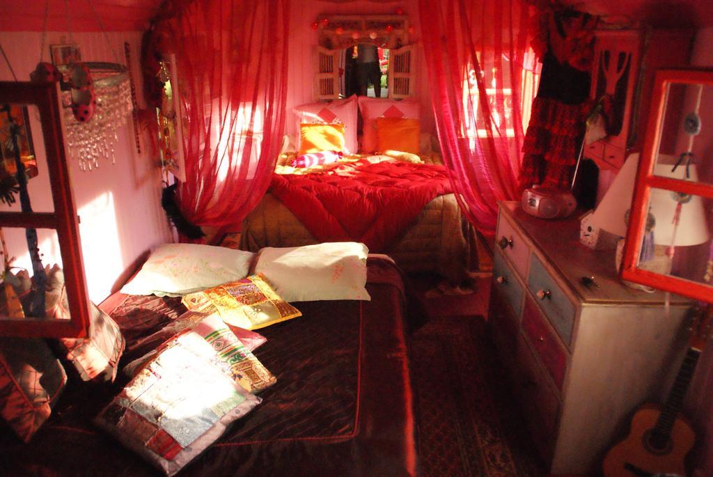 La Roulotte De Lola - Chambre D'Hotes La Celle  Exteriér fotografie